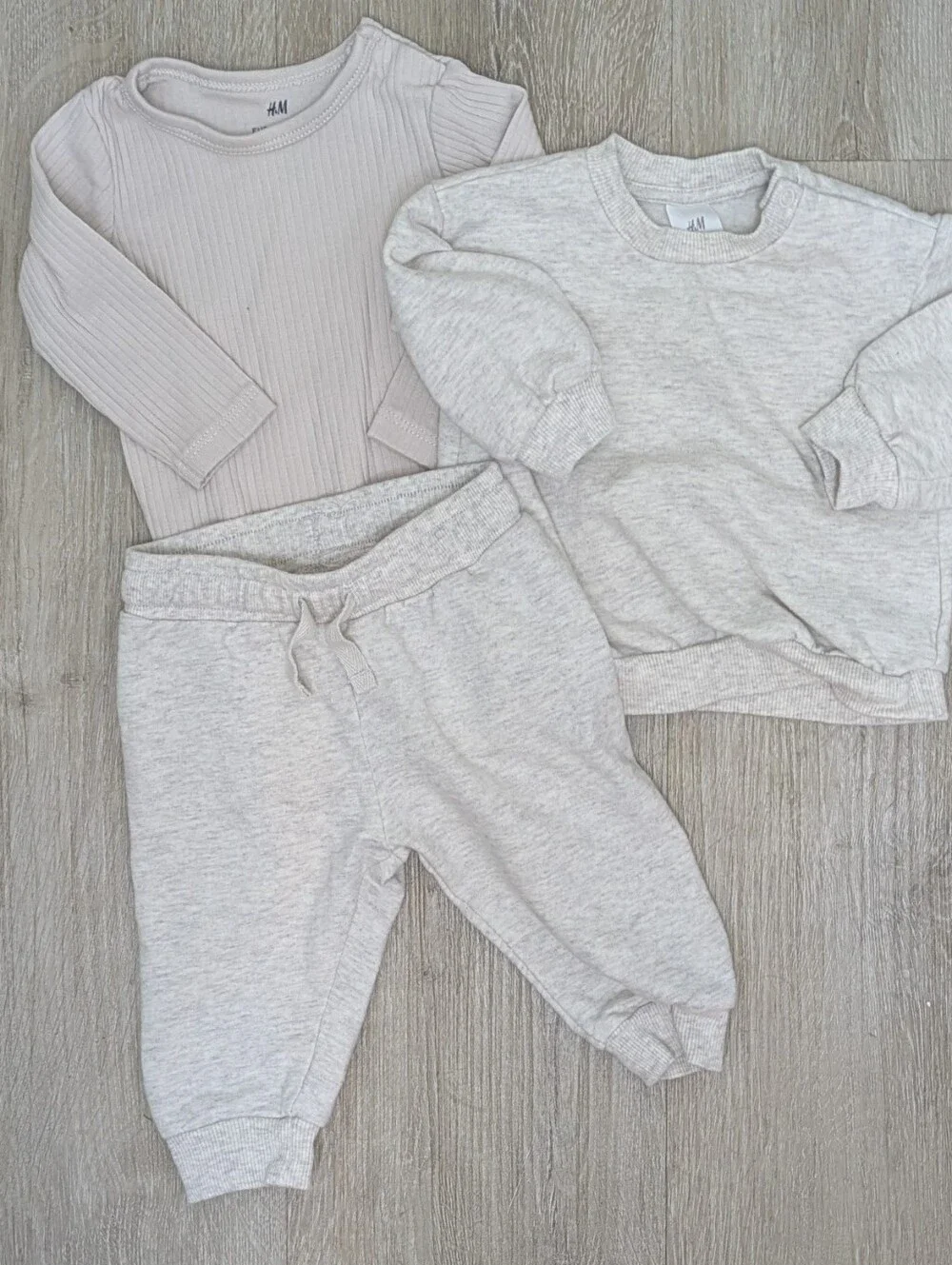 H&M Baby Gender Neutral Beige Long Sleeve And Pants Set 3 Month